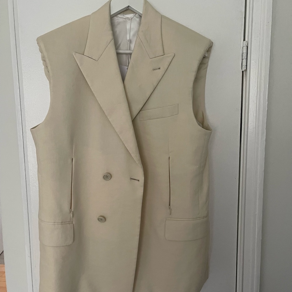 Helmut Lang Ivory Sleeveless Blazer - Picture 5 of 7